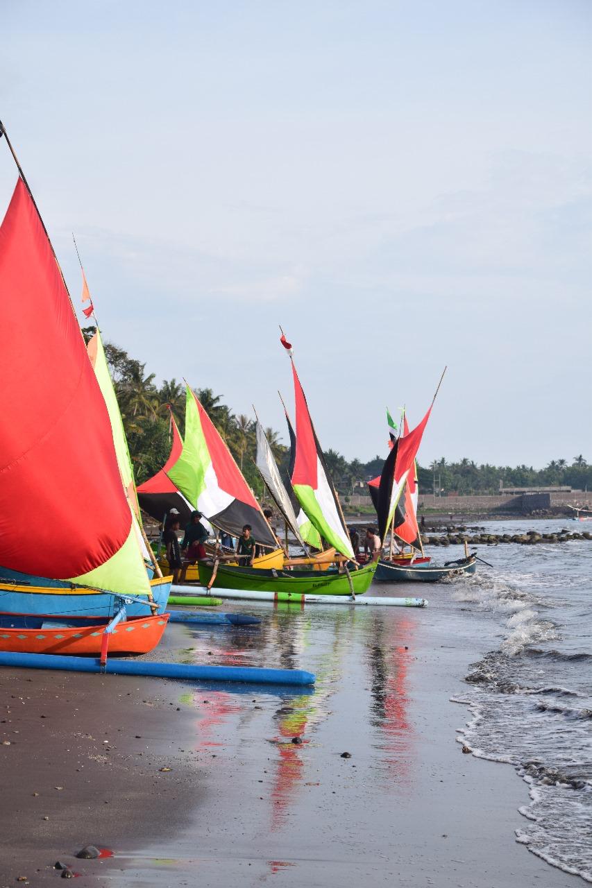 Read more about the article Omplok Layar adalah sebuah inovasi karya Tim Masjid Pantai Bali yang kelak bisa menarik wisatawan.